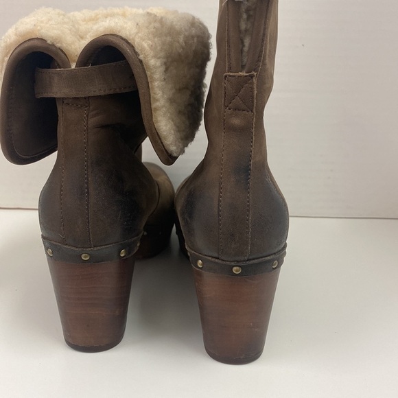 UGG Australia Women's Lynnea II Sheepskin Clog Boots 9 - Picture 10 of 12